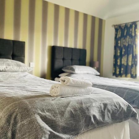 The Stag Hotel Northwood  Bagian luar foto