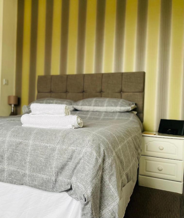 The Stag Hotel Northwood  Bagian luar foto