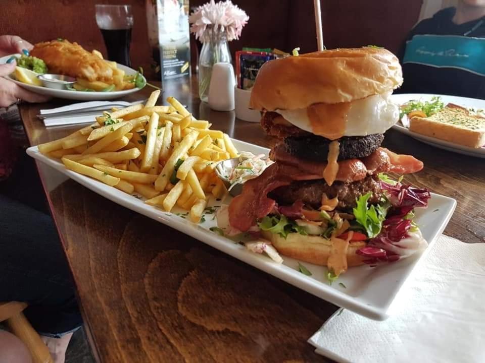 The Stag Hotel Northwood  Bagian luar foto