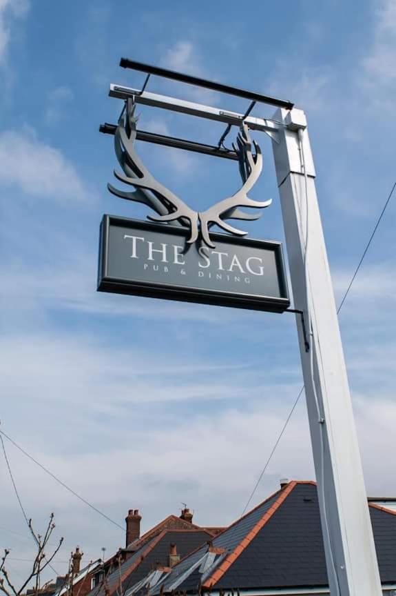 The Stag Hotel Northwood  Bagian luar foto